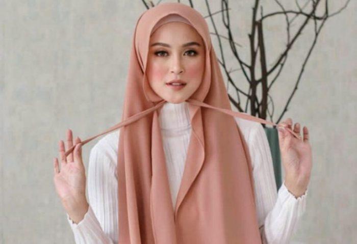 Panduan Lengkap Cara Pakai Pasmina Tali dengan Gaya 1 116a25c8ce5404a