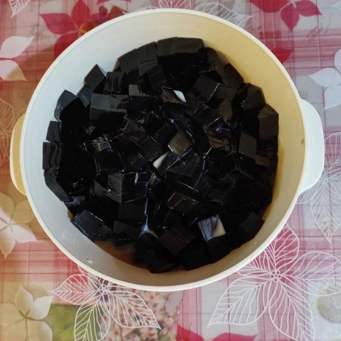 Cara Bikin Es Cincau Hitam yang Enak dan Menyegarkan 2 116a25c95497c46